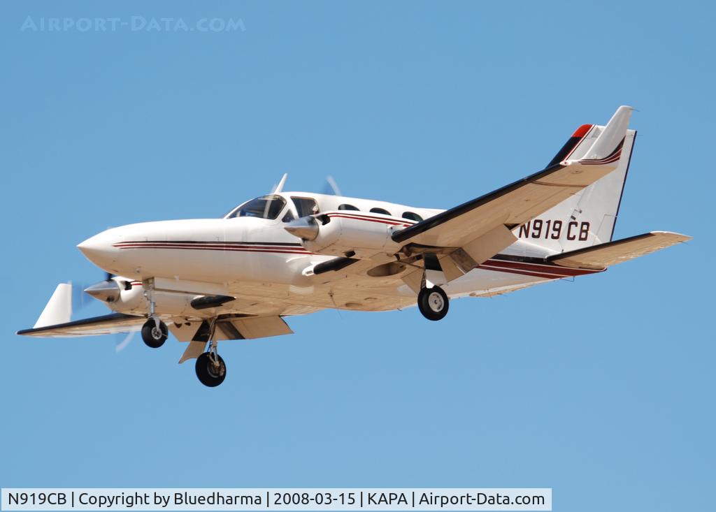 N919CB, 1981 Cessna 414A Chancellor C/N 414A0672, Approach to 17L.