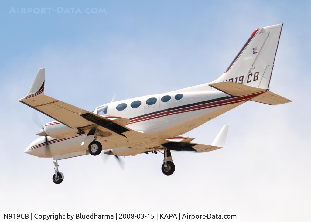 N919CB, 1981 Cessna 414A Chancellor C/N 414A0672, Approach to 17L.