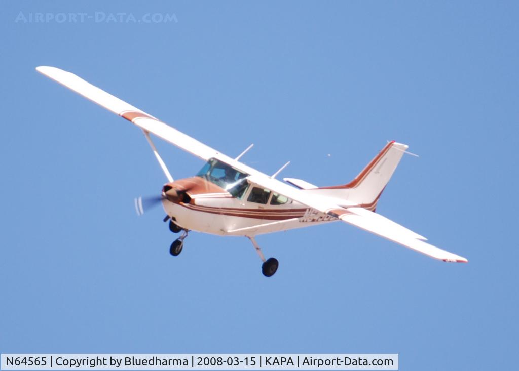 N64565, 1982 Cessna 172P C/N 17275582, On approach to 17L.