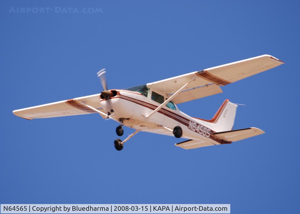 N64565, 1982 Cessna 172P C/N 17275582, On approach to 17L.