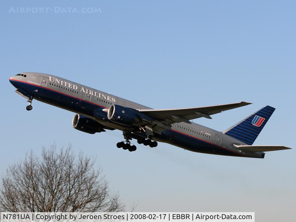 N781UA, 1996 Boeing 777-222 C/N 26945, leaving Brussels