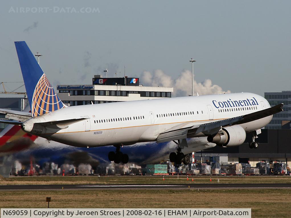 N69059, 2002 Boeing 767-424/ER C/N 29454, Arriving at Rwy06