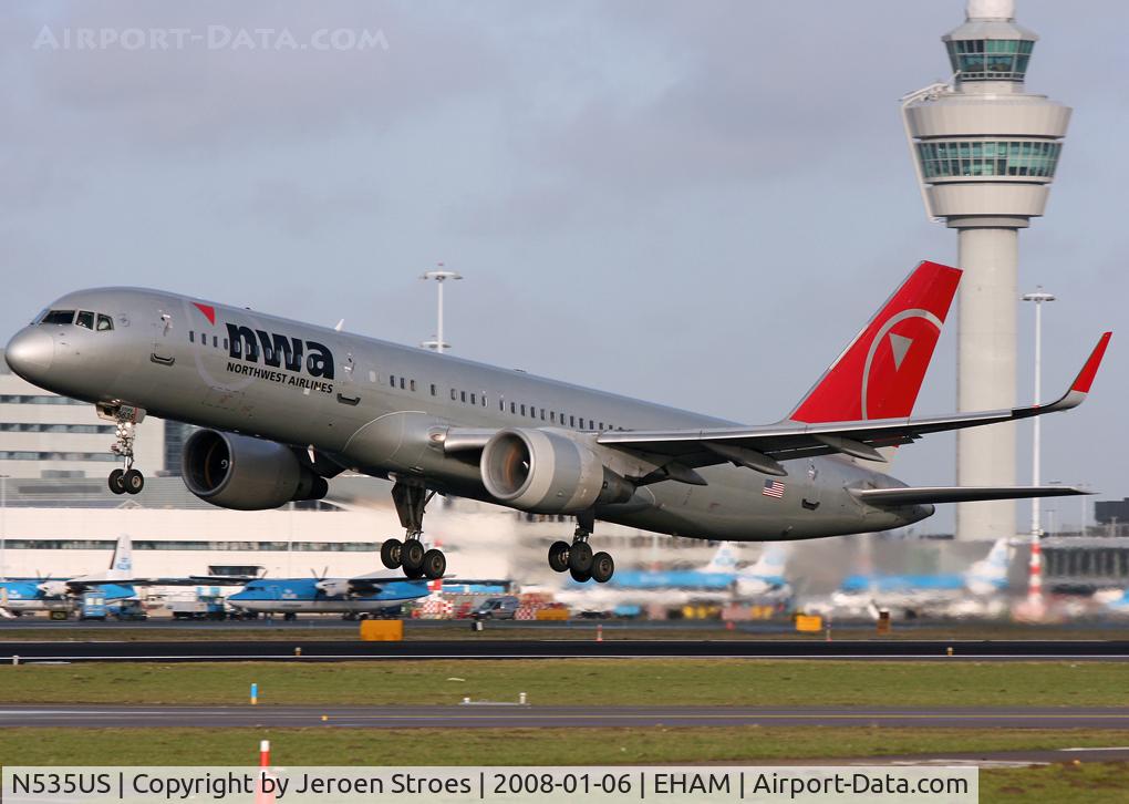 N535US, 1995 Boeing 757-251 C/N 26482, rwy24 departure