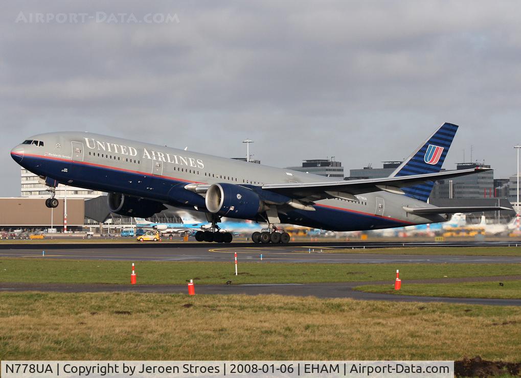 N778UA, 1996 Boeing 777-222 C/N 26940, .