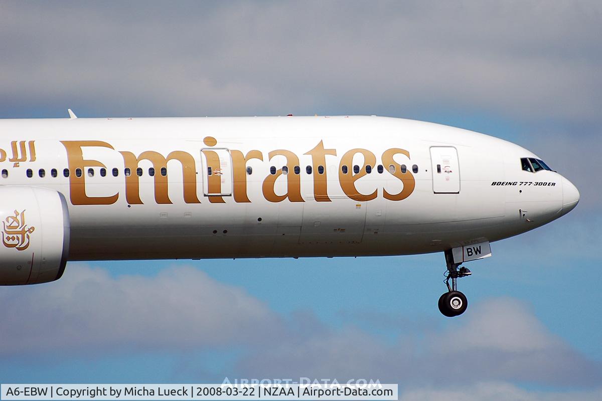 A6-EBW, 2006 Boeing 777-36N/ER C/N 32793, On finals