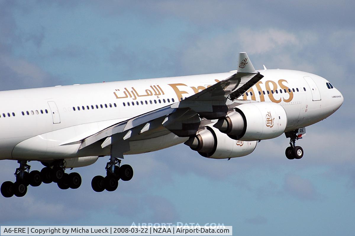 A6-ERE, 2004 Airbus A340-541 C/N 572, On finals