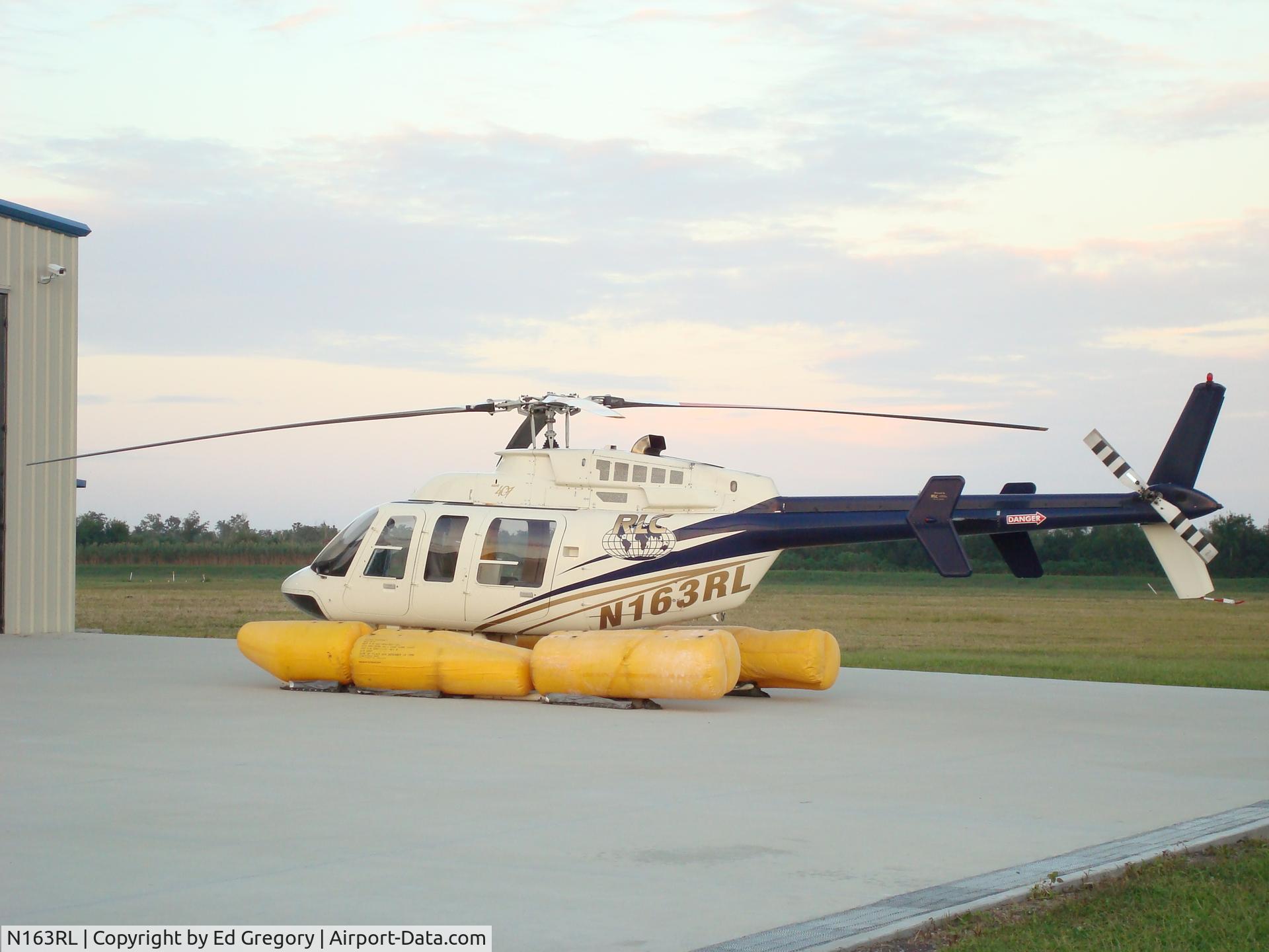 N163RL, Bell 407 C/N 53163, N163RL float test