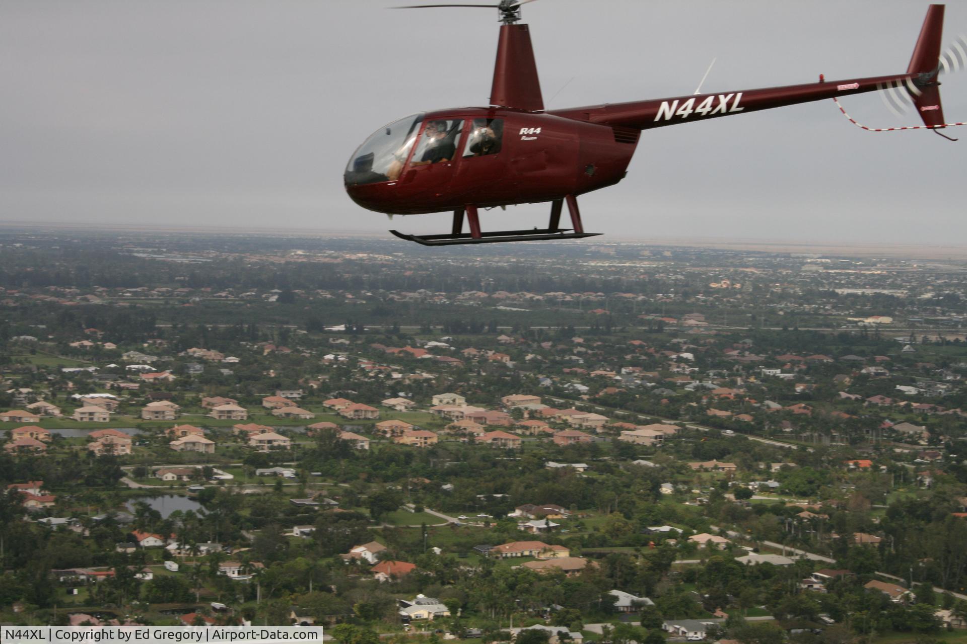 N44XL, 2001 Robinson R44 C/N 1006, XL over West Palm Beach, FL