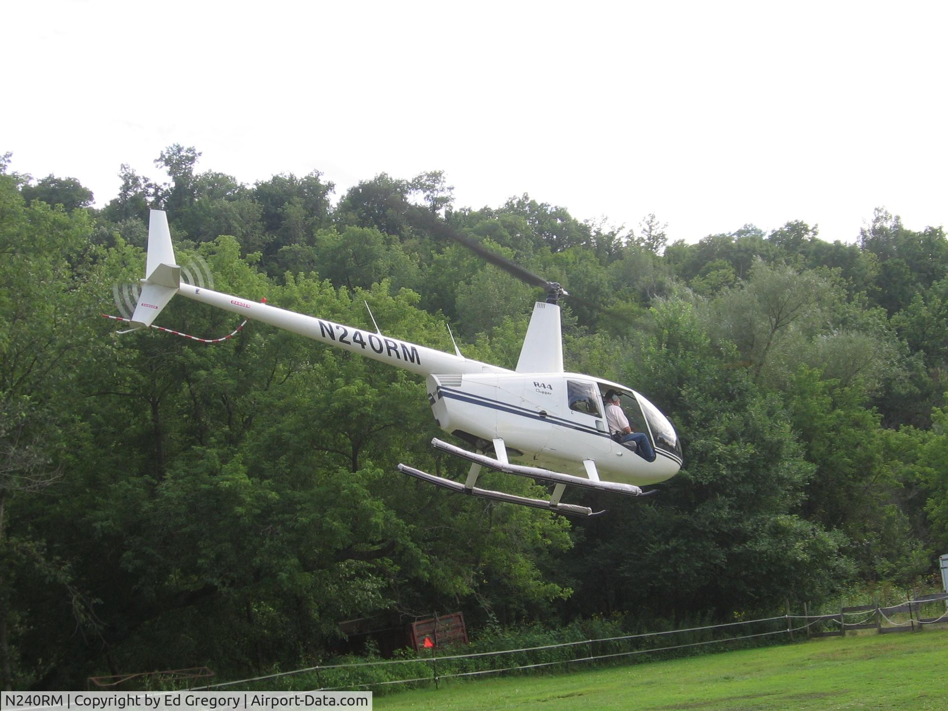 N240RM, 2001 Robinson R44 C/N 1090, RM in Millville, MN