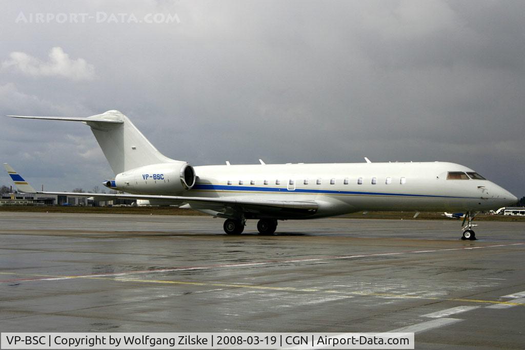 VP-BSC, 2004 Bombardier BD-700-1A10 Global Express C/N 9142, visitor