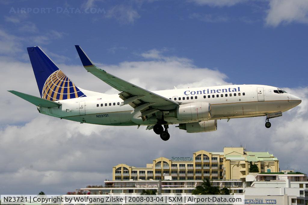 N23721, 1999 Boeing 737-724 C/N 28940, visitor