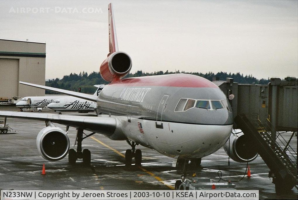 N233NW, 1974 Douglas DC-10-30 C/N 46640, ready for the flight to EHAM