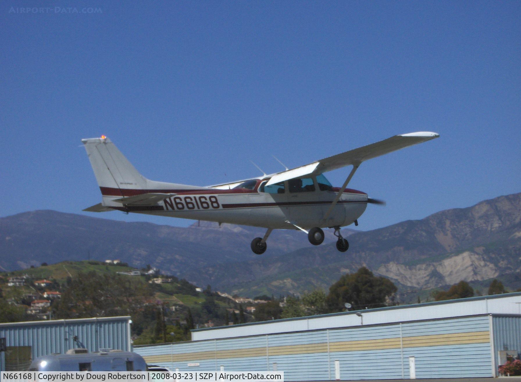 N66168, 1983 Cessna 172P C/N 17275974, 1983 Cessna 172P SKYHAWK II, Lycoming O-320-D2J 160 Hp, flap landing Rwy 04