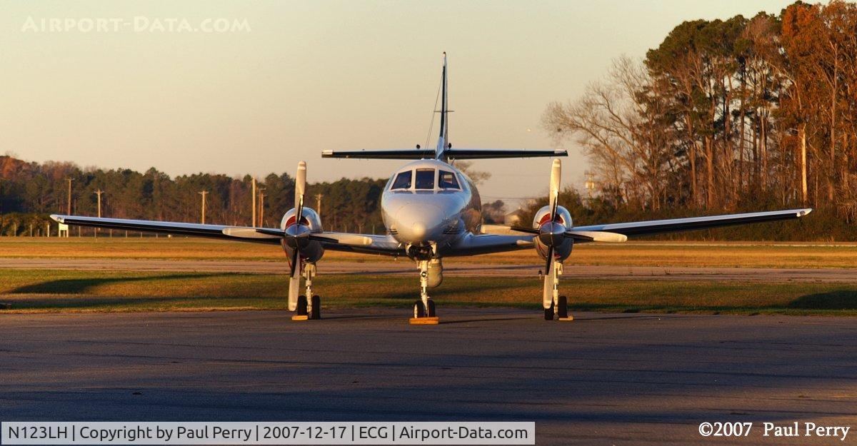 N123LH, 1981 Swearingen SA227-TT Merlin IIIC C/N TT-433, Stalky looking gear, but eyeball those props
