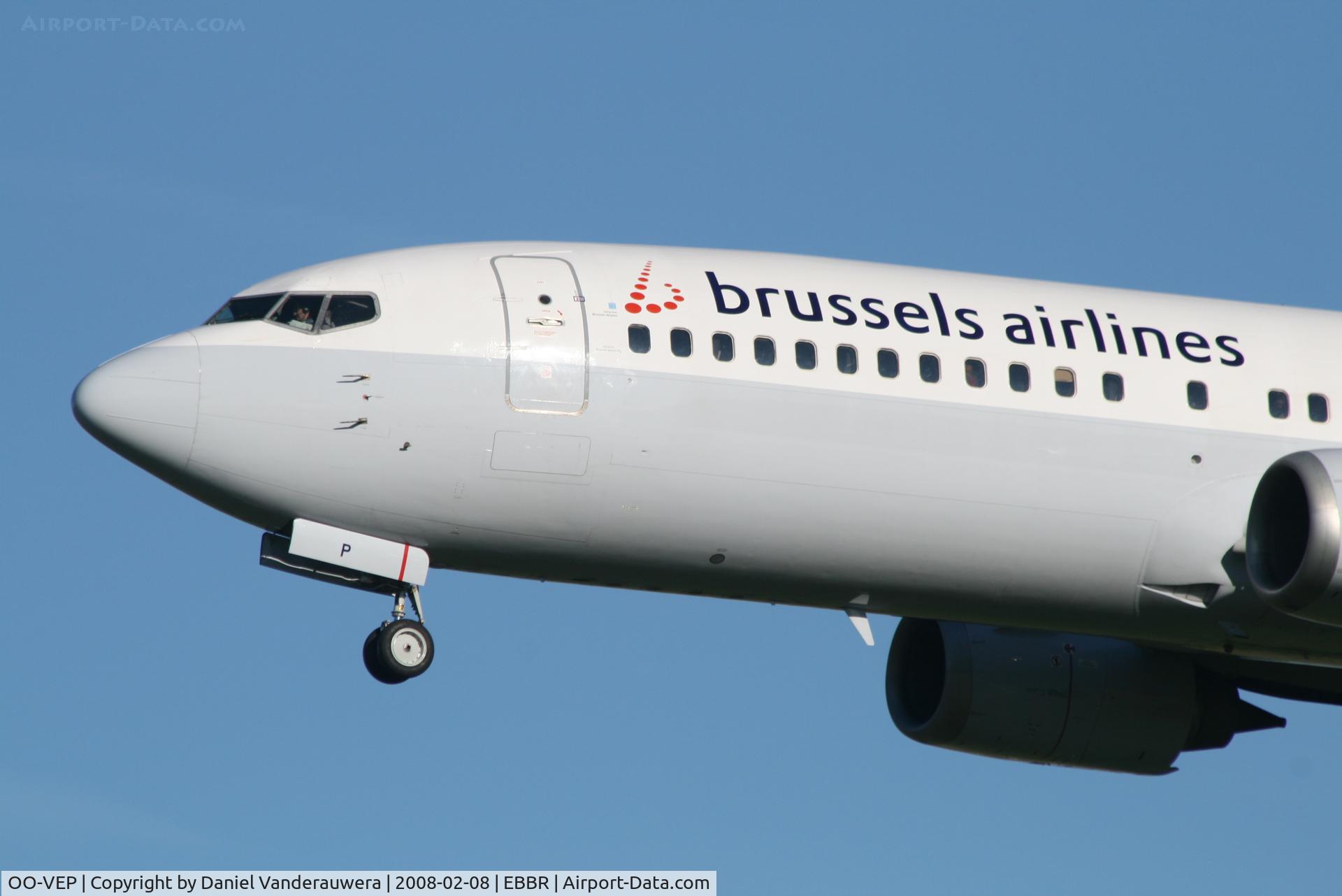 OO-VEP, 1996 Boeing 737-43Q C/N 28489, descending to rwy 25L