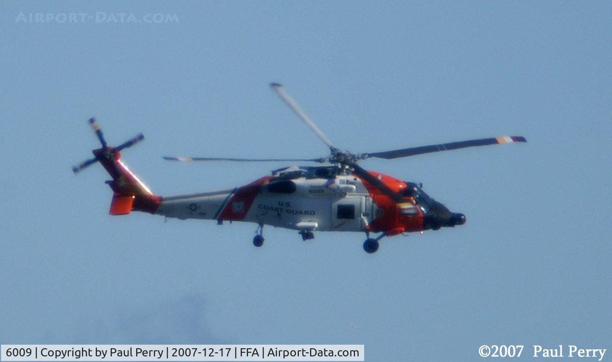 6009, Sikorsky HH-60J Jayhawk C/N 70.1589, One pass, and banking for home