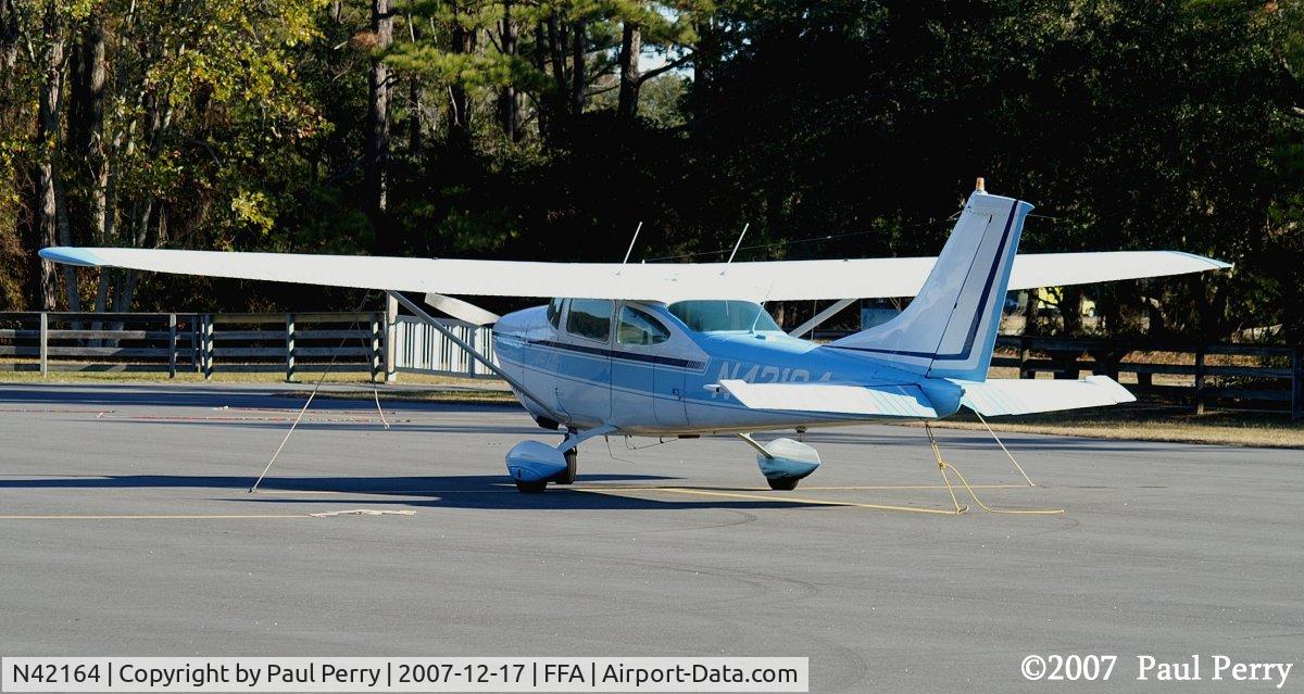 N42164, 1968 Cessna 182L Skylane C/N 18258882, Got the ramp all to herself