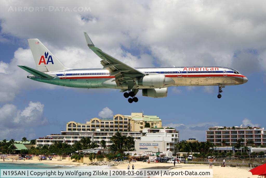 N195AN, 2001 Boeing 757-223 C/N 32389, visitor