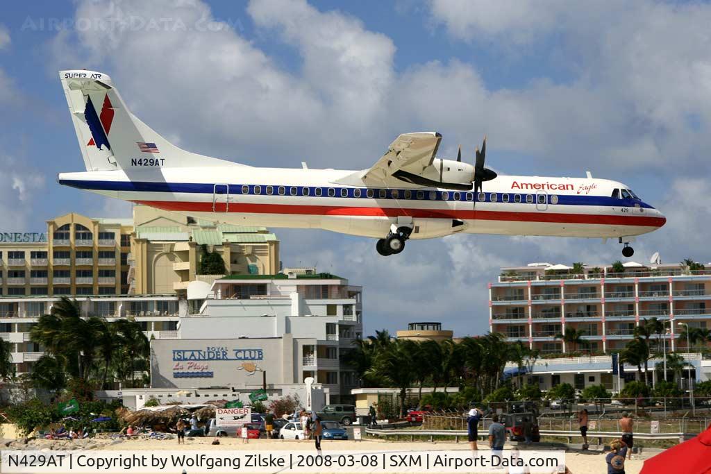 N429AT, 1994 ATR 72-212 C/N 429, visitor