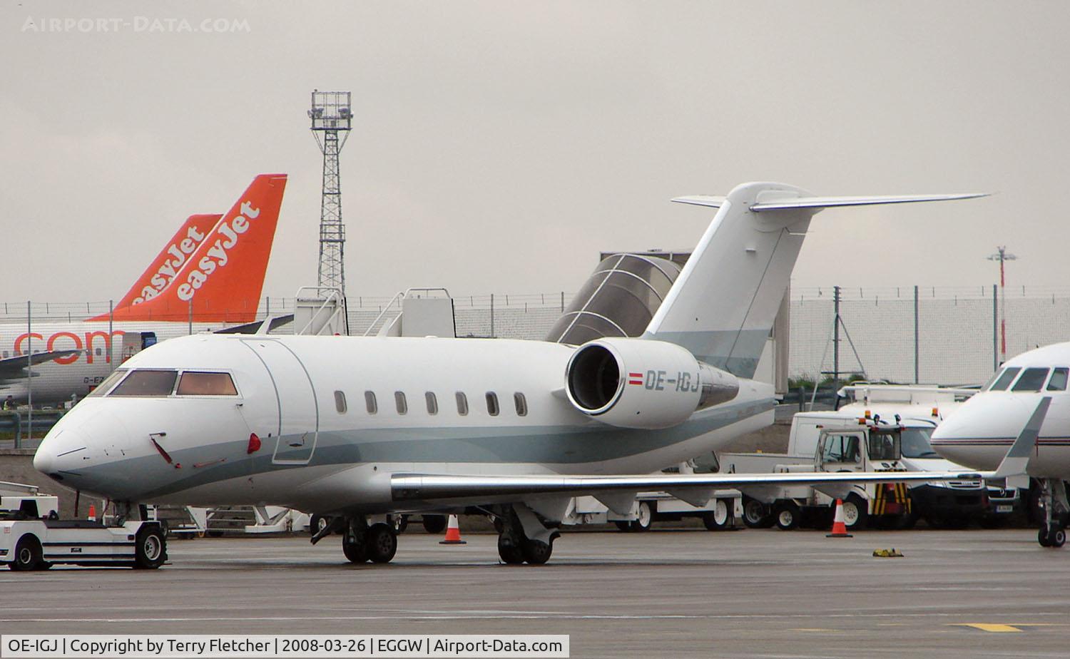 OE-IGJ, 2004 Bombardier Challenger 604 (CL-600-2B16) C/N 5598, Austrian Challenger on the Harrods ramp at Luton