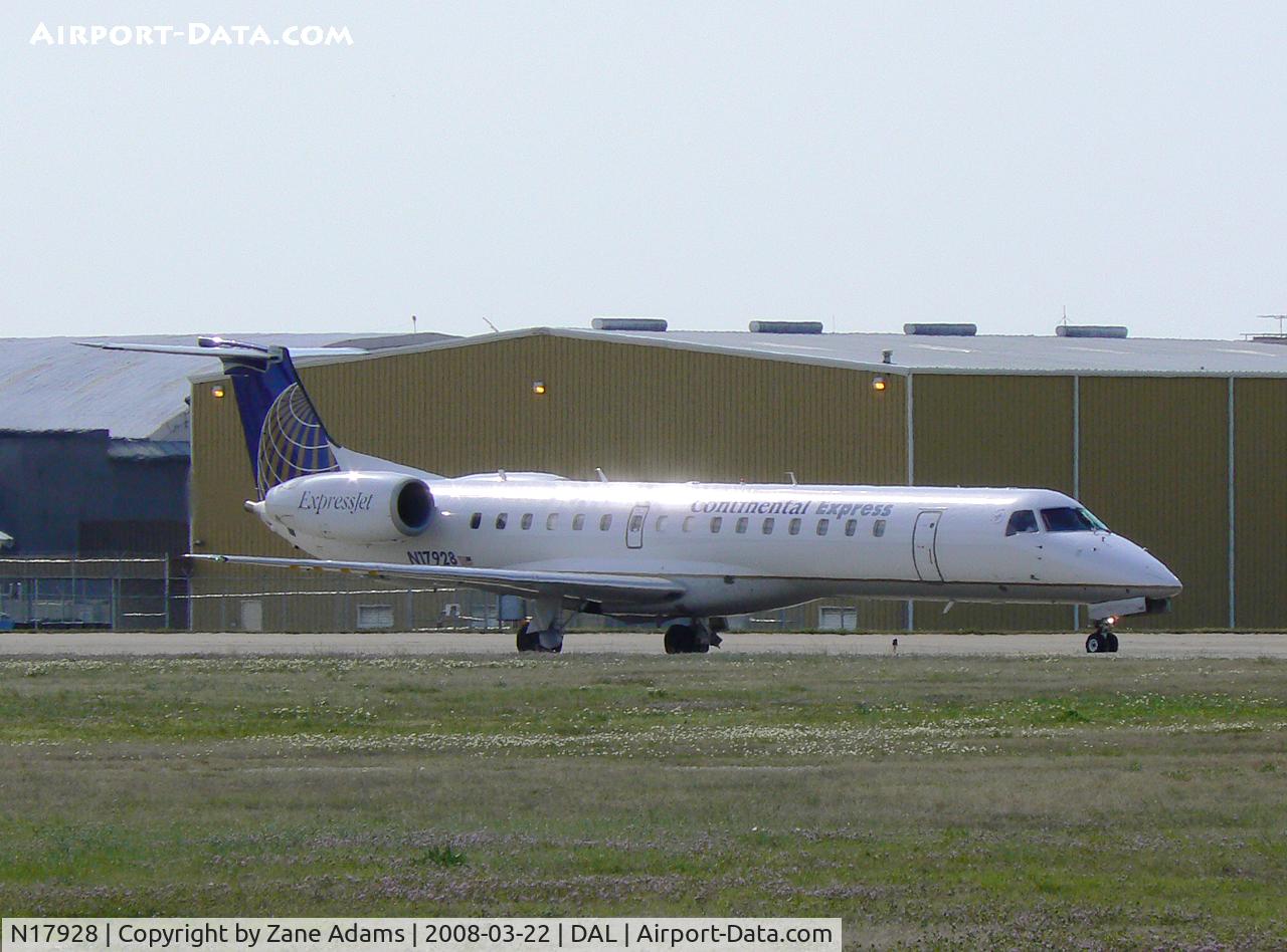 N17928, 1996 Embraer EMB-145EP (ERJ-145EP) C/N 145007, Continental Express at Love Field