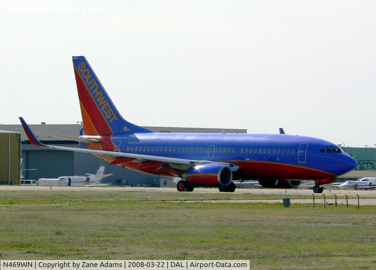 N469WN, 2004 Boeing 737-7H4 C/N 33859, At Love Field - Dallas