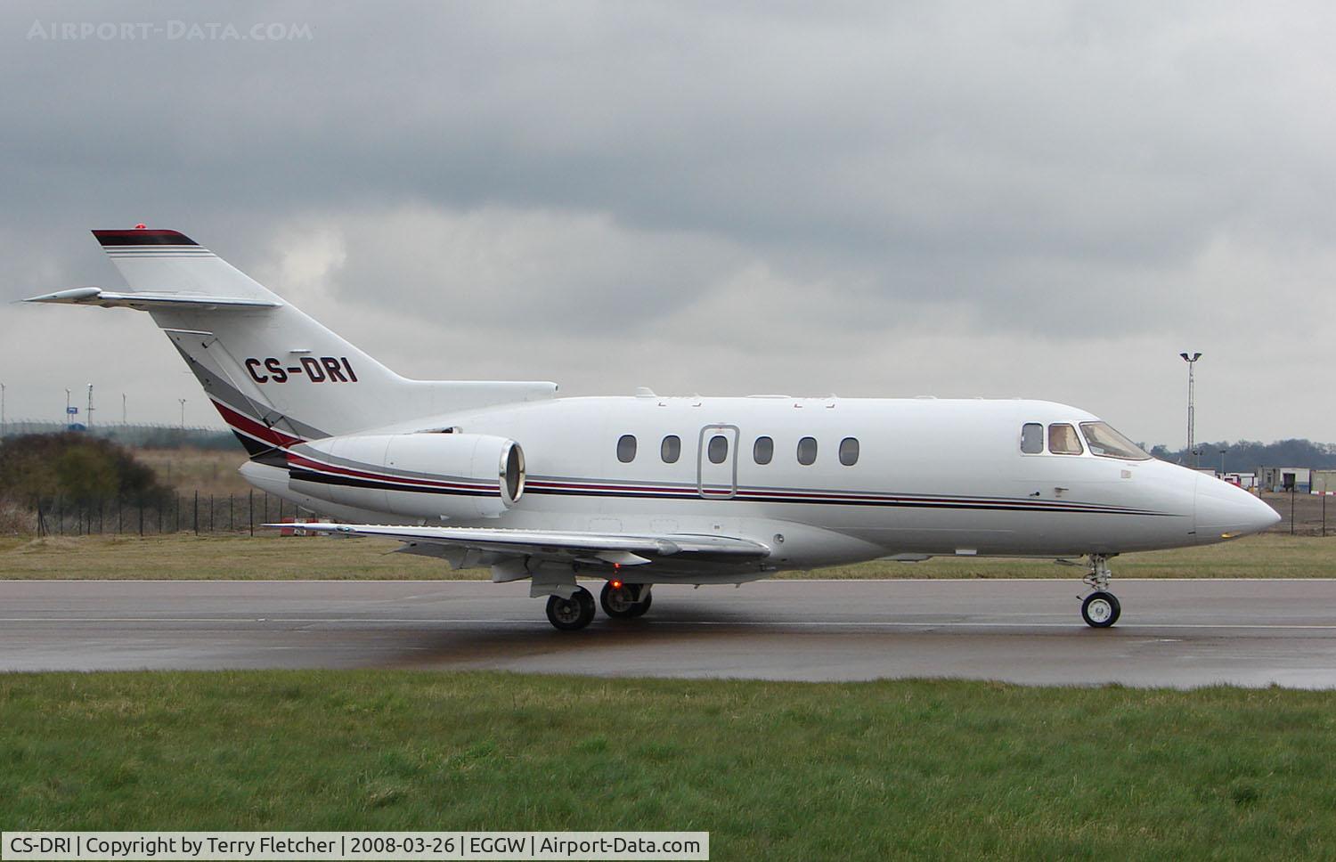 CS-DRI, 2006 Raytheon Hawker 800XP C/N 258756, Netjets Hawker 800XP taxies out for departure to Chamberry , France