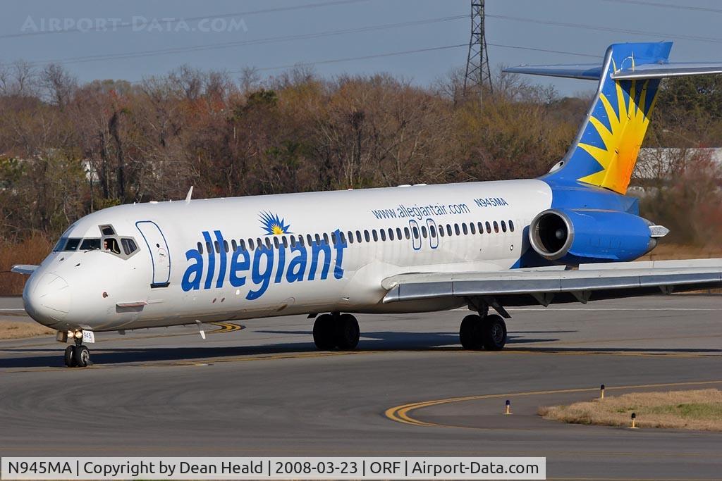 N945MA, 1988 McDonnell Douglas DC-9-87 C/N 49725, Allegiant Air N945MA (FLT AAY8232) charter flight from Richmond Int'l (KRIC) exitting RWY 5 at Taxiway 
