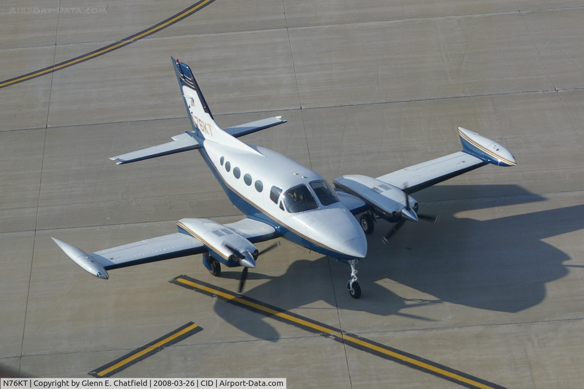 N76KT, 1974 Cessna 414 Chancellor C/N 414-0508, Taxiing in to Landmark