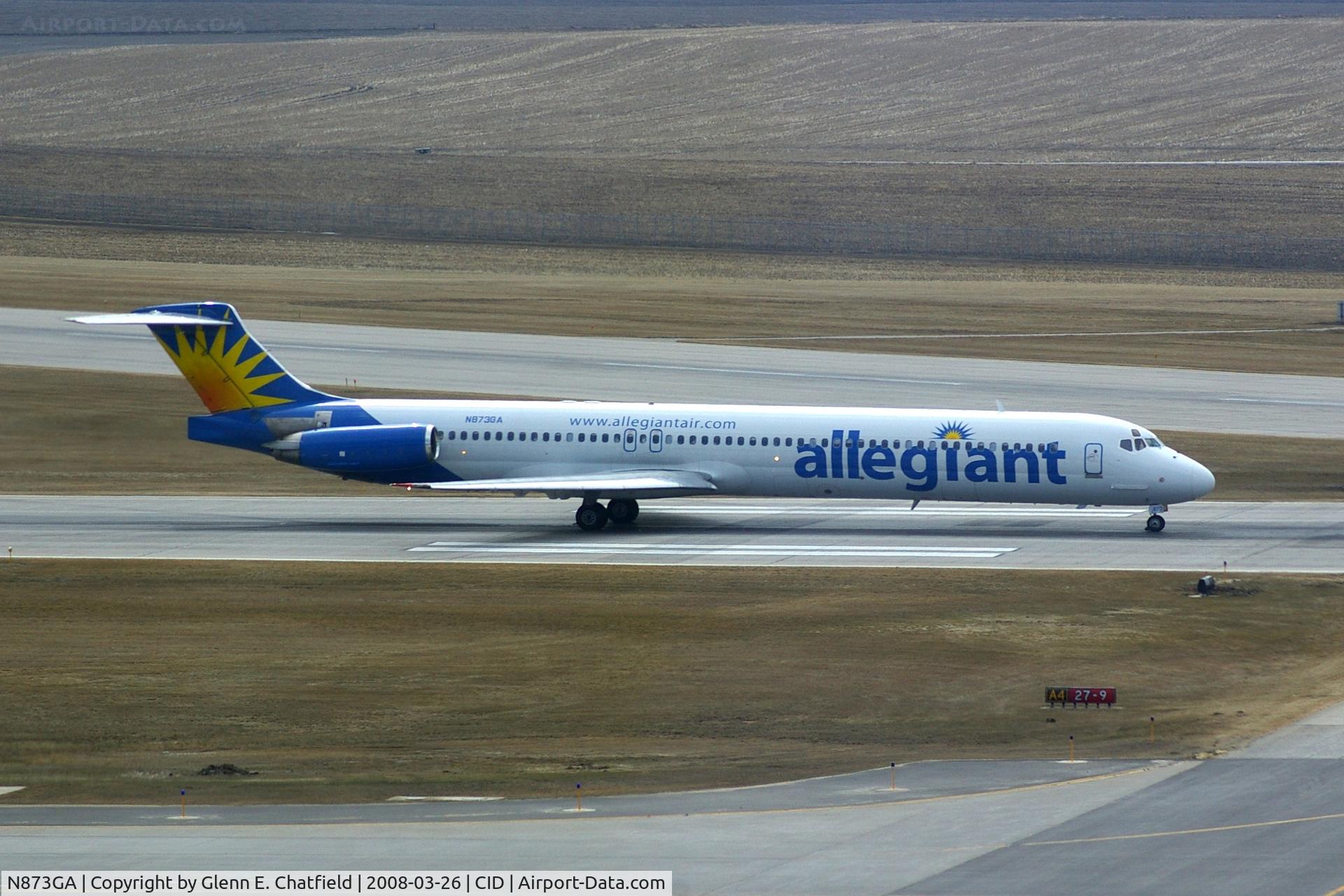 N873GA, 1988 McDonnell Douglas MD-83 (DC-9-83) C/N 49658, On the take-off roll on Runway 27