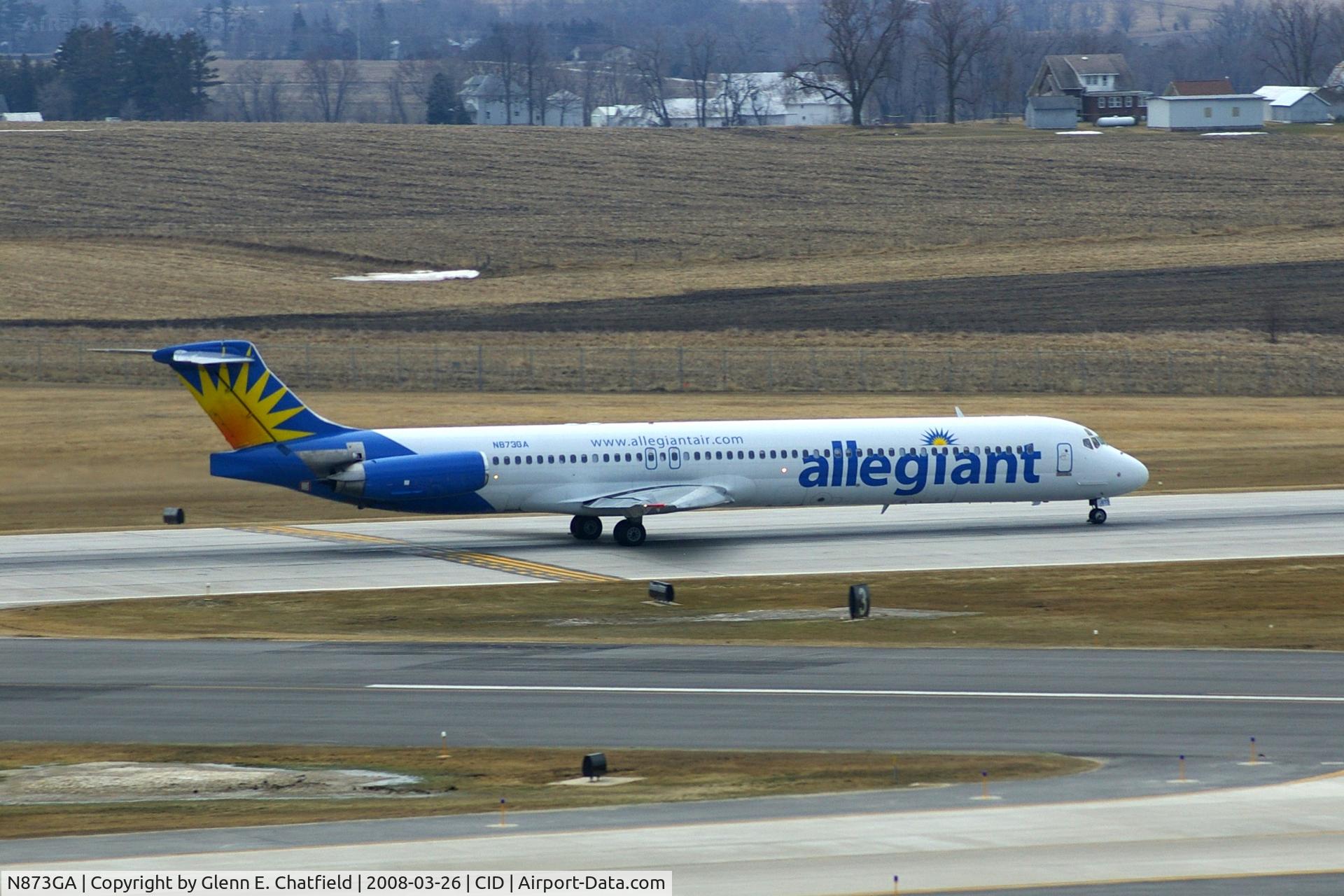 N873GA, 1988 McDonnell Douglas MD-83 (DC-9-83) C/N 49658, On the take-off roll on Runway 27