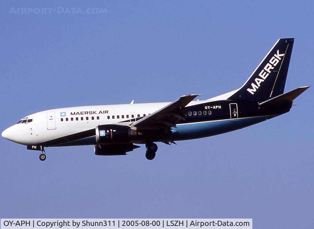 OY-APH, 1997 Boeing 737-5L9 C/N 28721, Landing rwy 14
