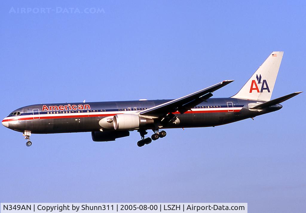 N349AN, 2003 Boeing 767-323 C/N 33088, Landing rwy 14
