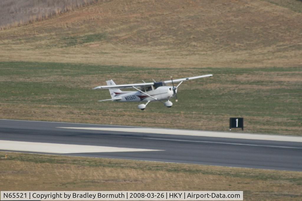 N65521, 2004 Cessna 172S C/N 172S9722, A great day to take pictures.