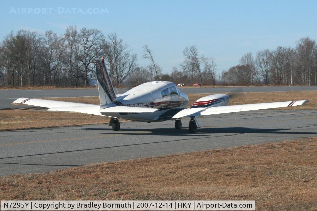 N7295Y, 1964 Piper PA-30 Twin Comanche Twin Comanche C/N 30-335, A great day to take pictures.