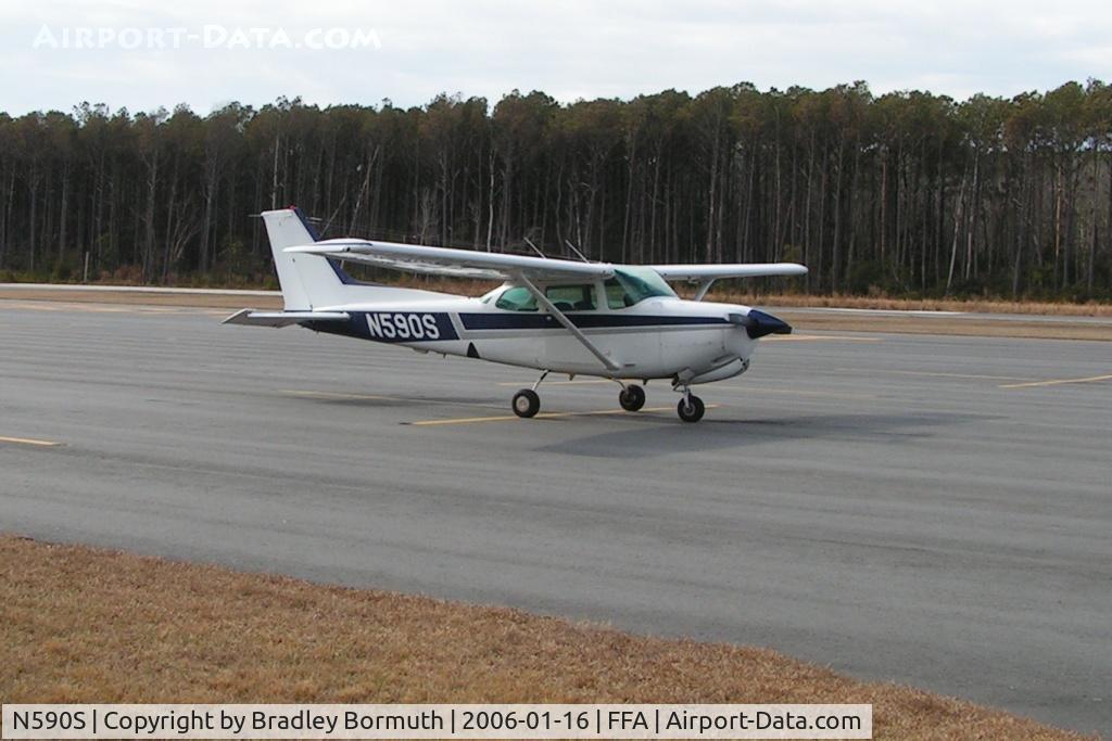 N590S, 1981 Cessna 172RG Cutlass RG C/N 172RG0818, A great day to take pictures.
