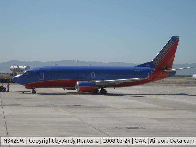 N342SW, 1989 Boeing 737-3H4 C/N 24133, Pushing back...