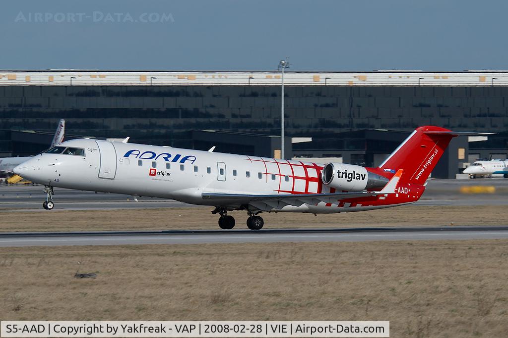 S5-AAD, 1997 Canadair CRJ-200LR (CL-600-2B19) C/N 7166, Adria Airways regionaljet in Triglav colors