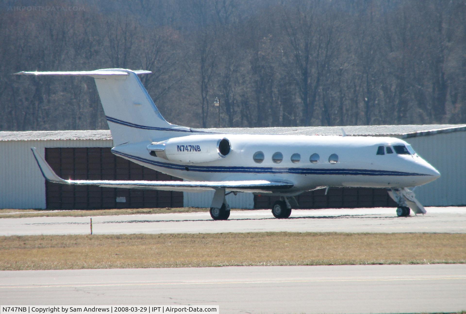 N747NB, 1968 Grumman G-1159 C/N 33, Bill Clinton was in town.