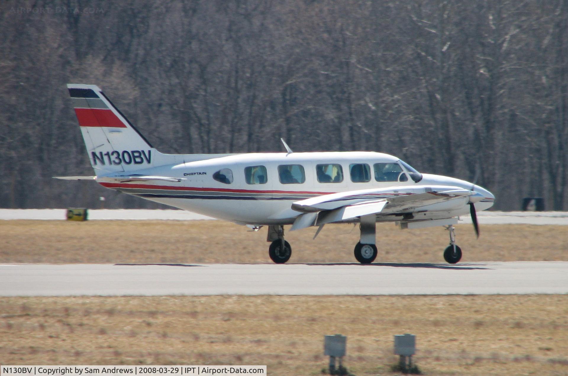 N130BV, Piper PA-31-350 Chieftain C/N 31-7952216, Headin' for the west ramp.