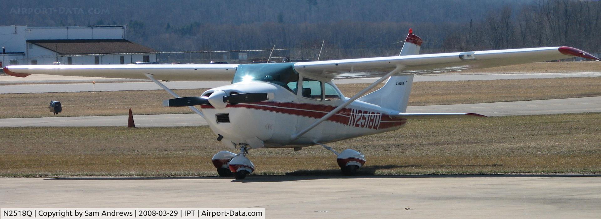 N2518Q, 1966 Cessna 182K Skylane C/N 18257718, IN town for something!  I don't know what.