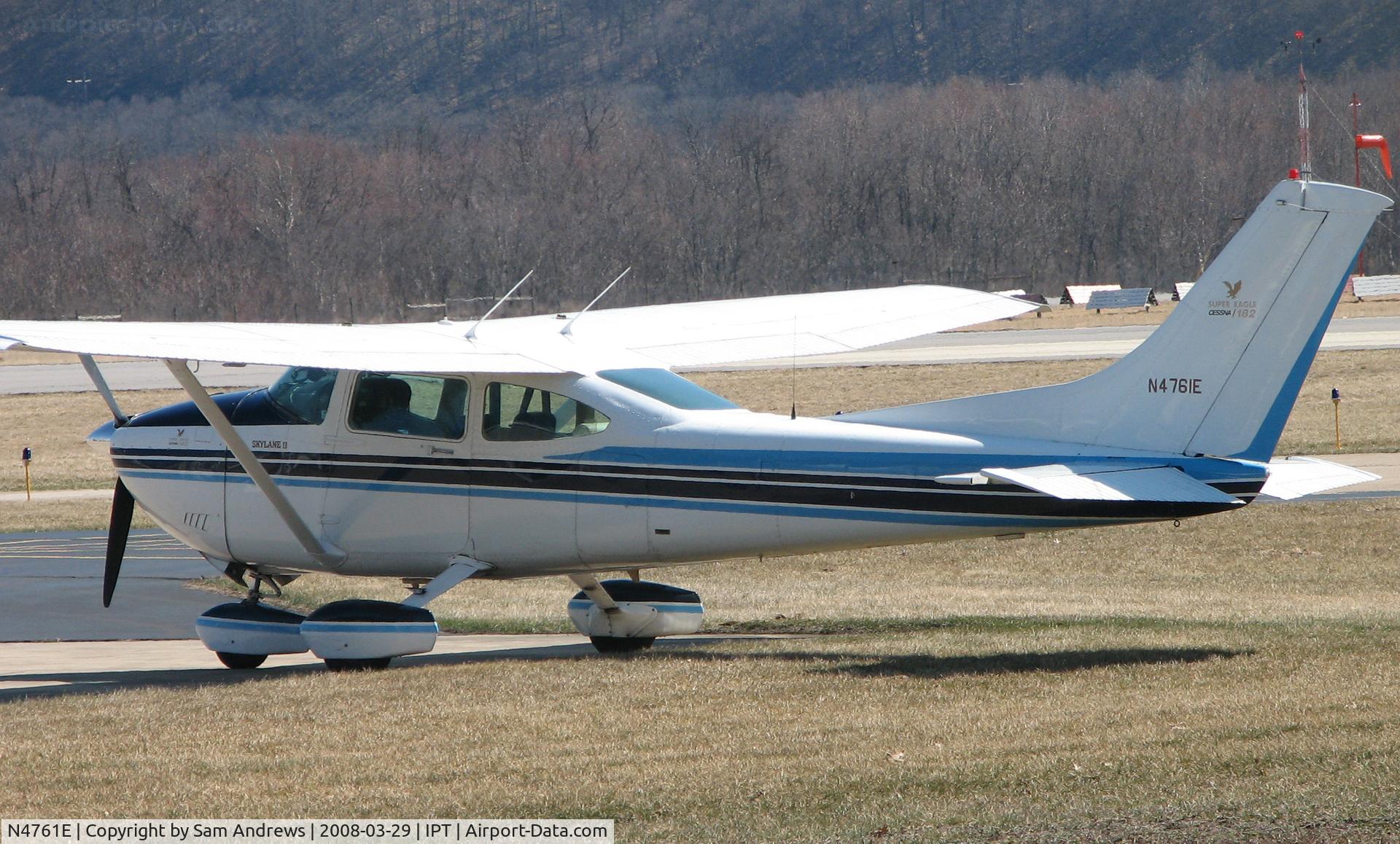N4761E, 1982 Cessna 182R Skylane C/N 18268270, Looks pretty good from this angle.