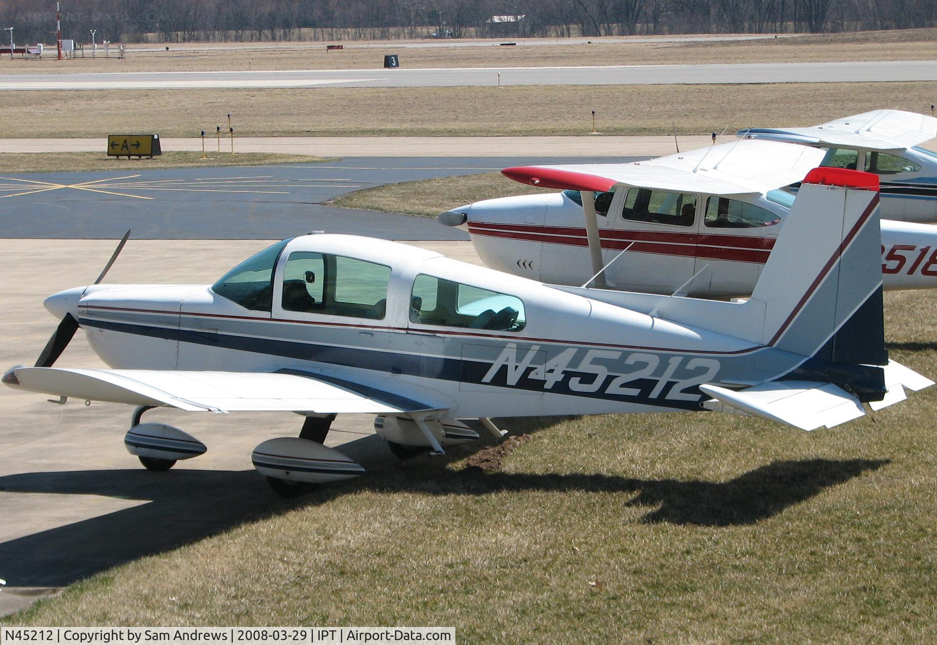 N45212, 1979 Gulfstream American Corp AA-5B C/N AA5B1079, Hey!  What can you say?  These airplanes are too sweet.