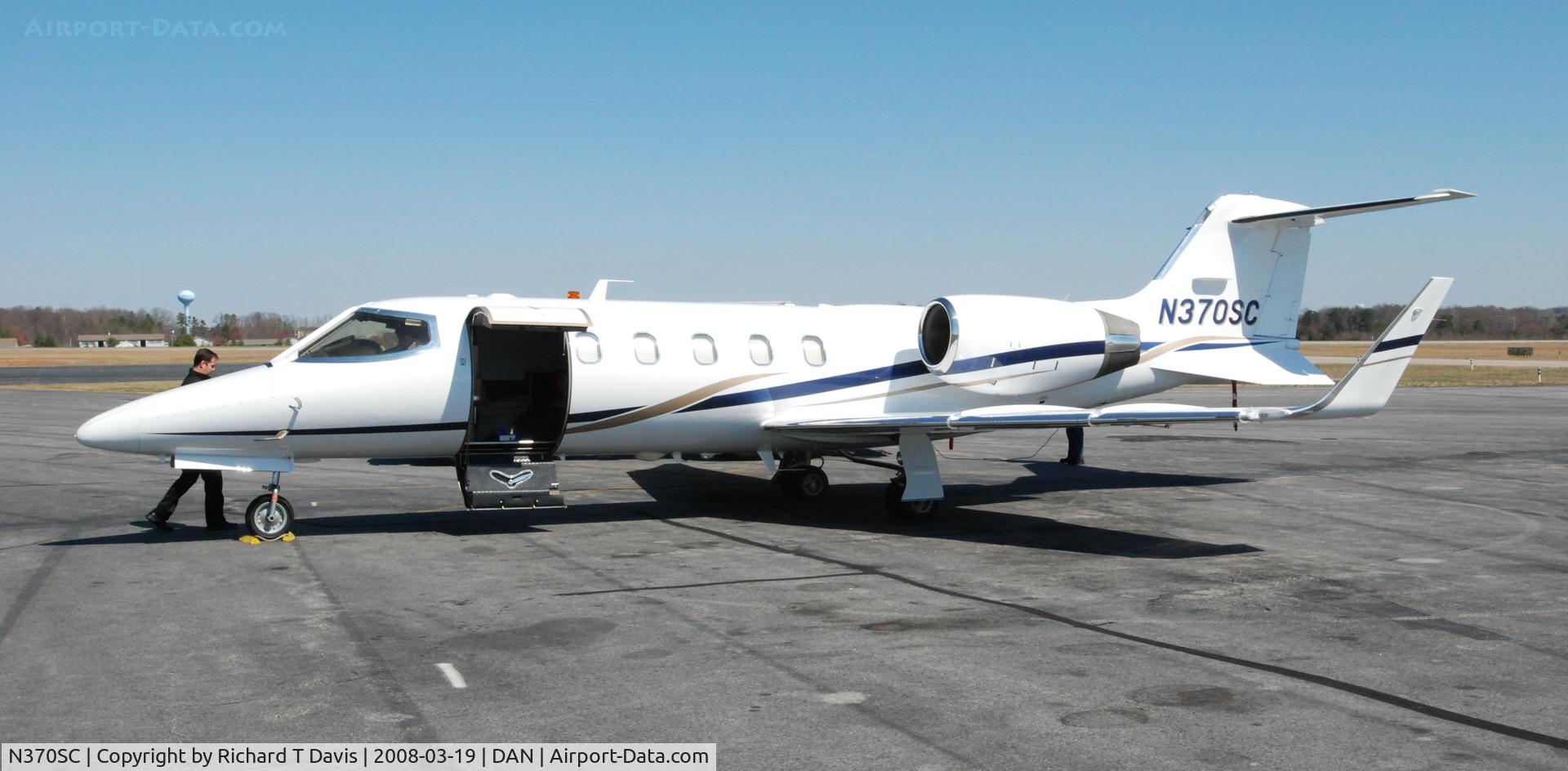 N370SC, 1993 Learjet Inc 31A C/N 070, 1993 Learjet 31A in Danville Va. bringing executives in for the grand opening of a new Sam's Club here.