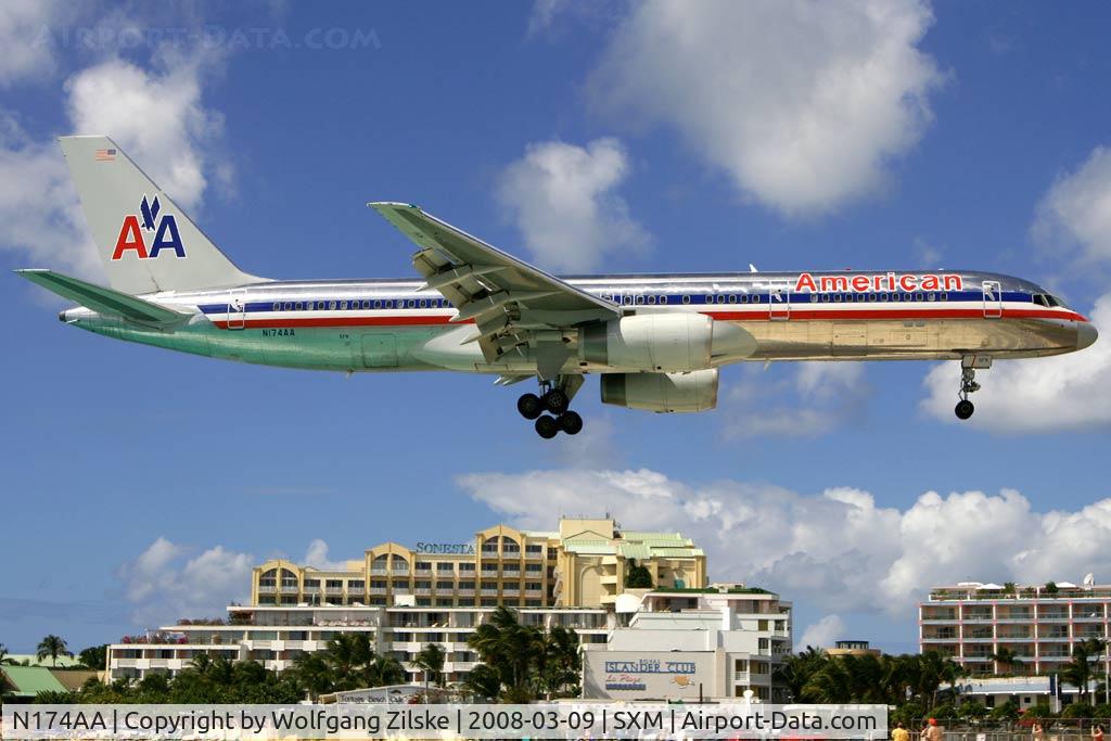 N174AA, 2002 Boeing 757-223 C/N 31308, visitor