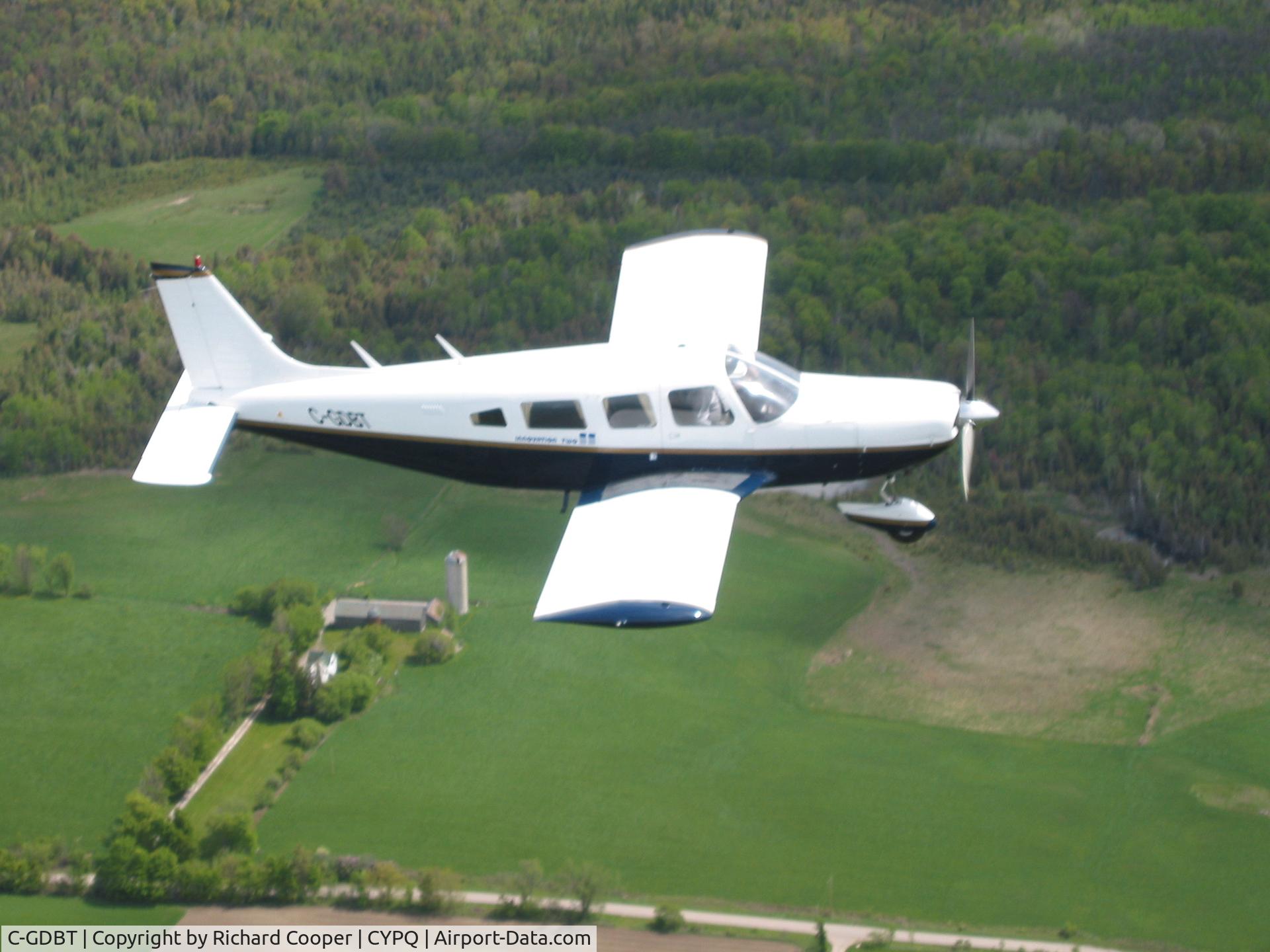 C-GDBT, 1974 Piper PA-32-300 Cherokee Six C/N 32-7440003, DBT in flight
