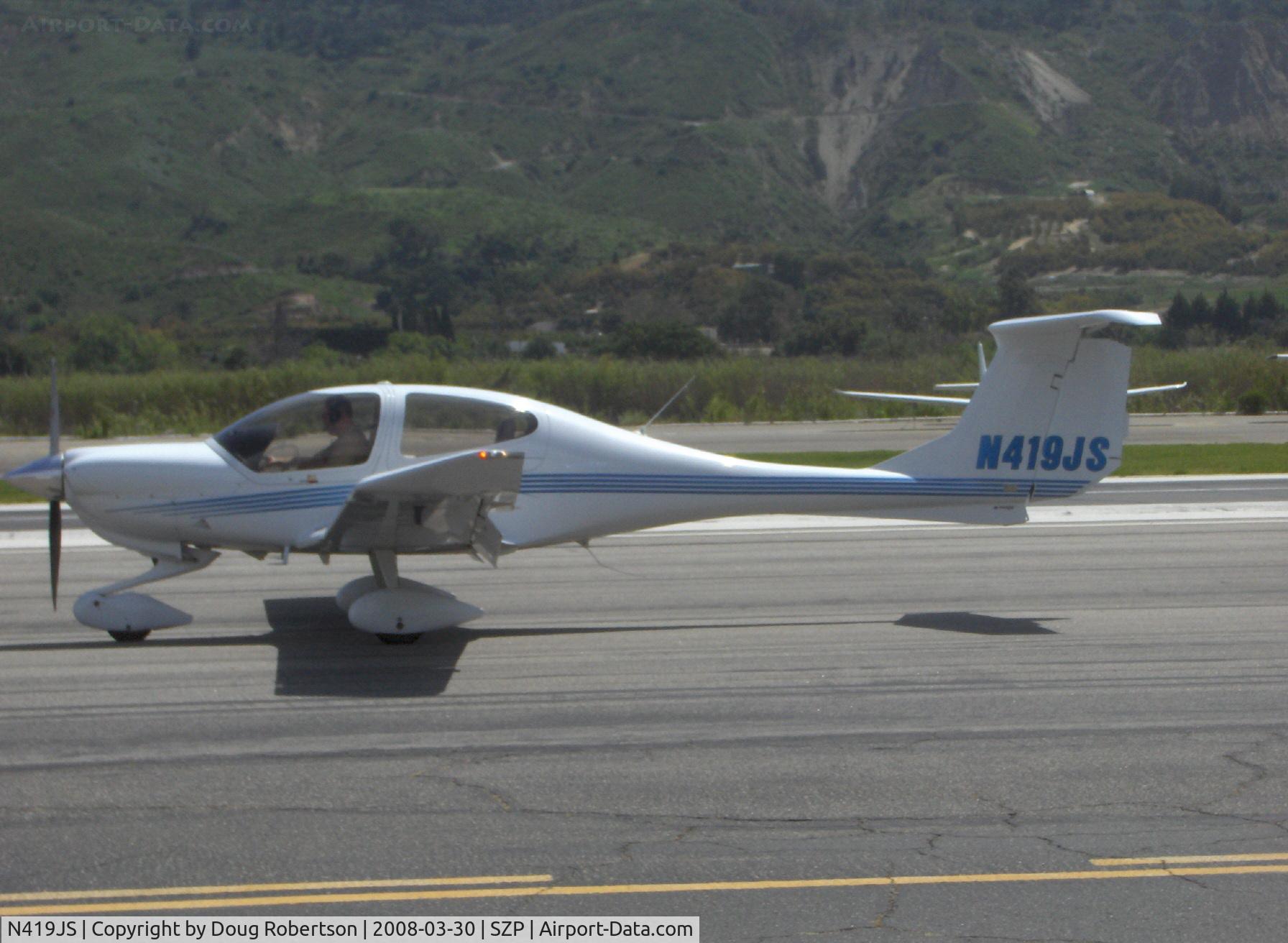 N419JS, 2004 Diamond DA-40 Diamond Star C/N 40.439, 2004 Diamond Aircraft Ind. DA40 DIAMOND STAR, Lycoming IO-360-M1A 180 Hp, taxi