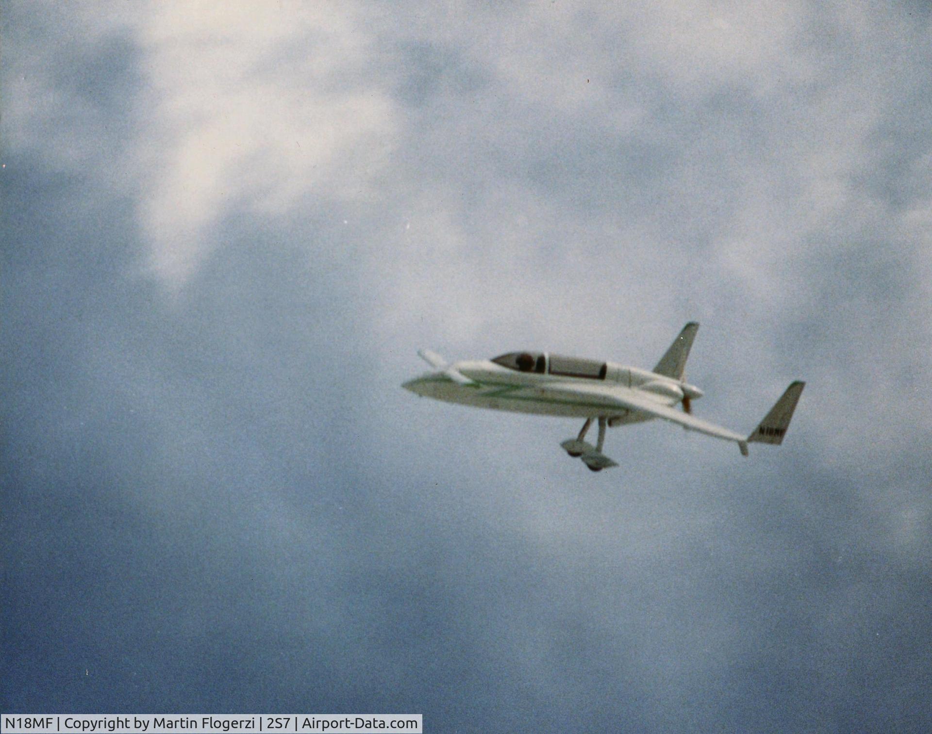 N18MF, 1980 Flogerzi  Lyle VERIEZE C/N 18, N18MF at 10,000' over Mt McLoughlin, Oregon