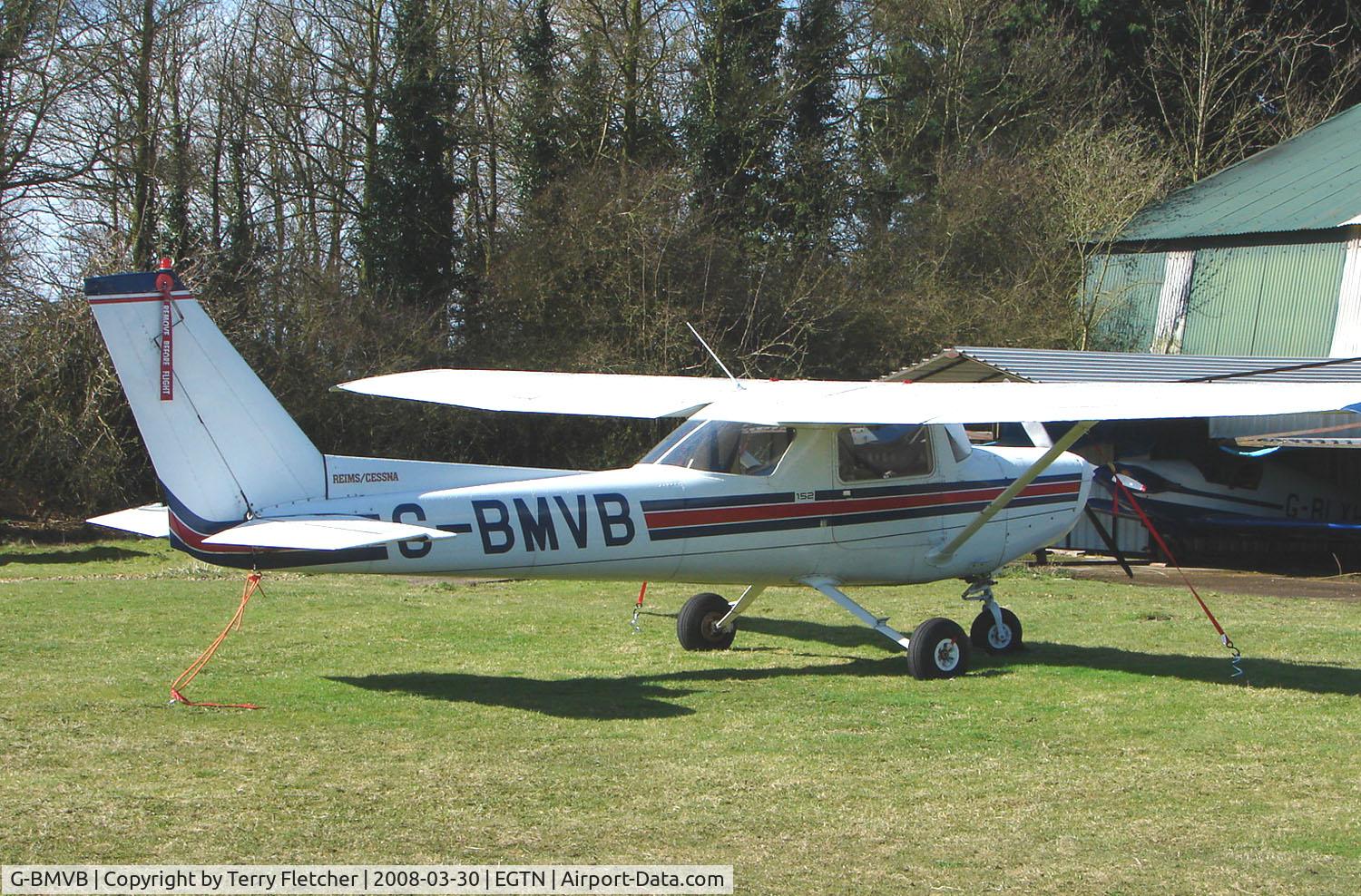 G-BMVB, 1987 Reims F152 C/N 1974, One aircraft at the friendly Enstone Airfield in Oxfordshire
