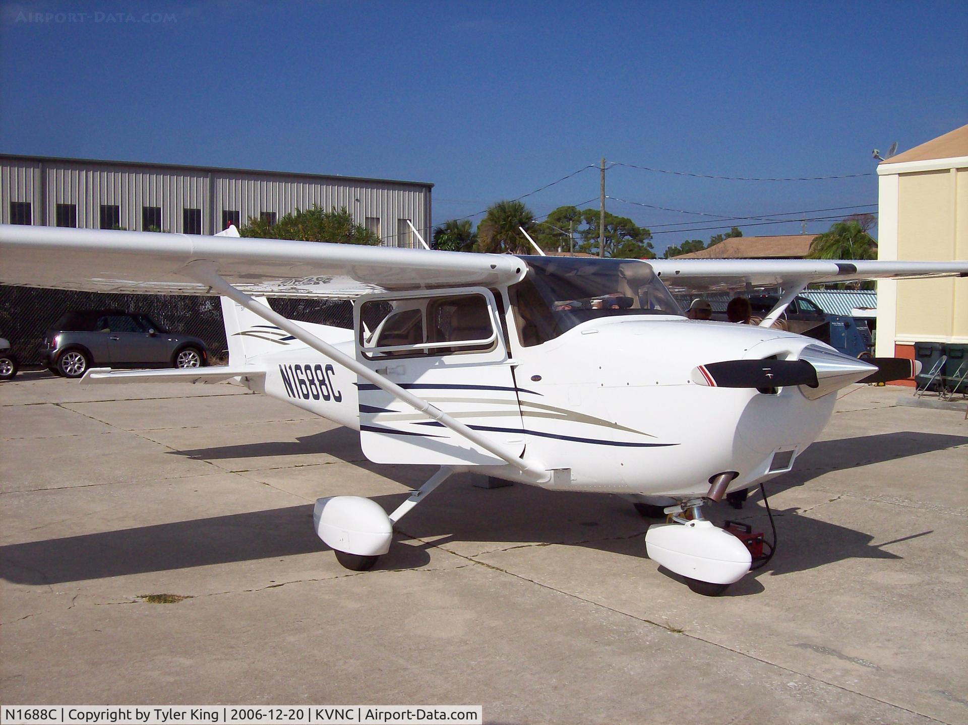 N1688C, 2007 Cessna 172S C/N 172S10612, Parked At Venice